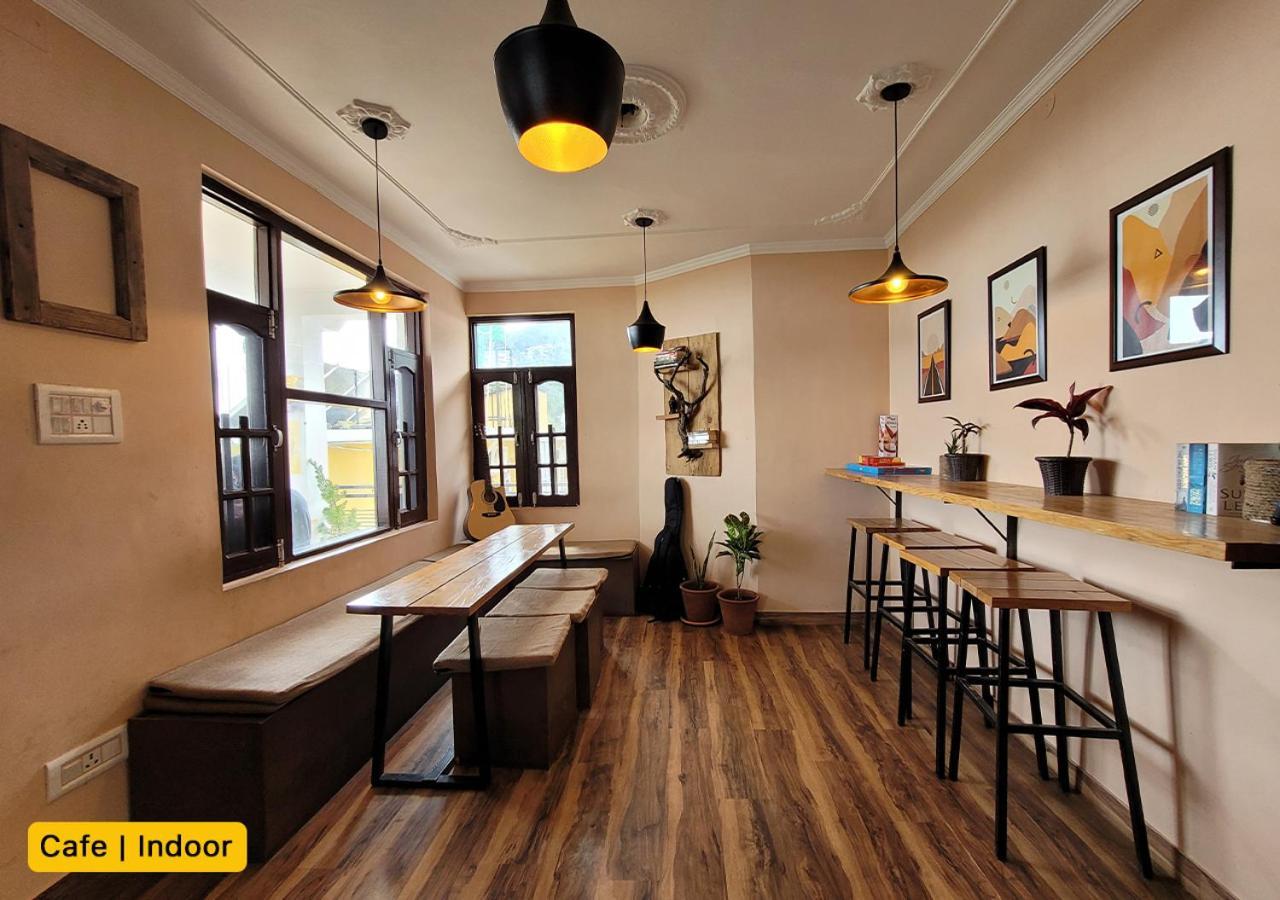 Young Monk Hostel & Cafe Dharamkot マクロード・ガンジ エクステリア 写真